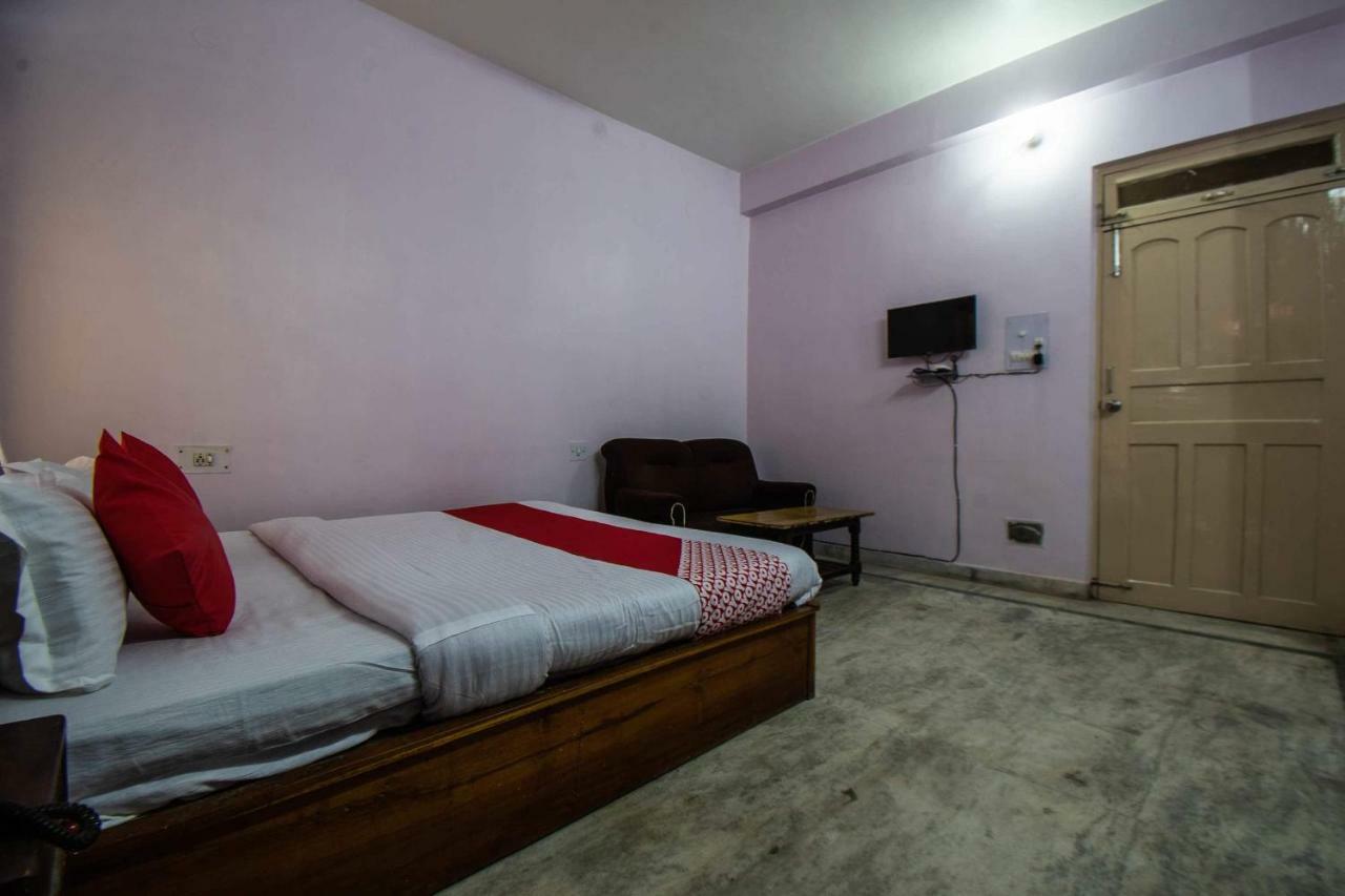 Oyo 29792 Piyush Hajipur Hotel Exterior photo