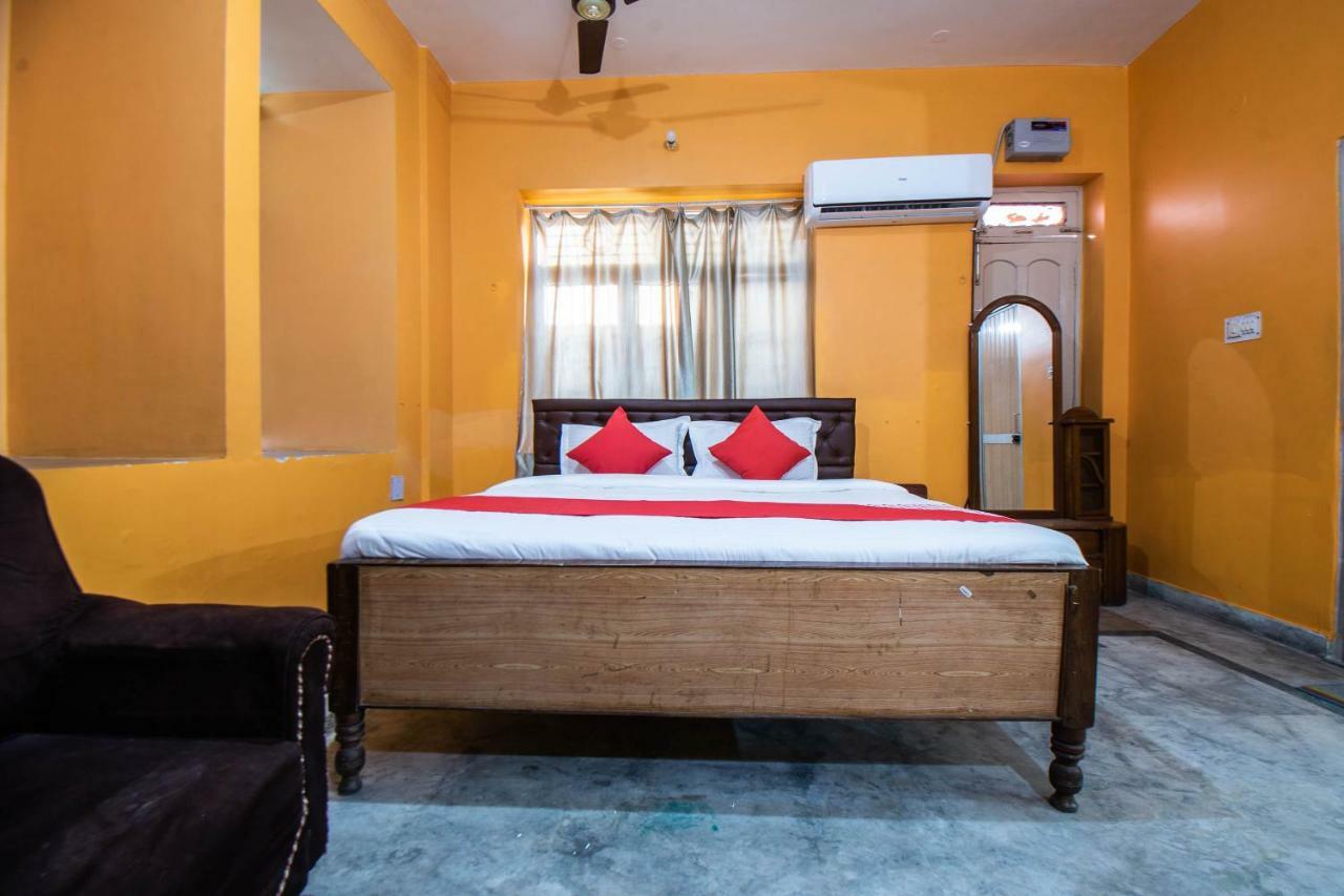 Oyo 29792 Piyush Hajipur Hotel Exterior photo