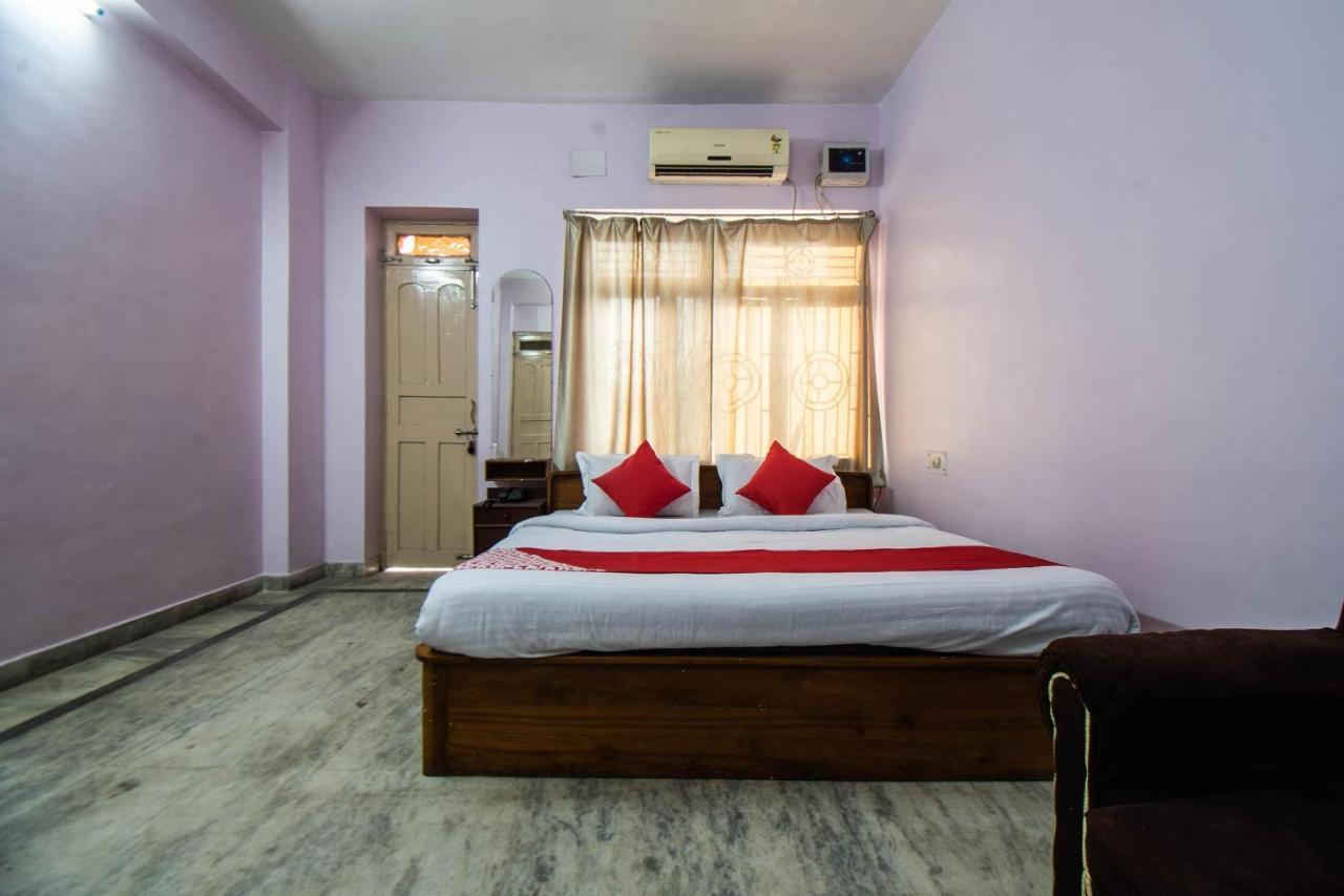 Oyo 29792 Piyush Hajipur Hotel Exterior photo